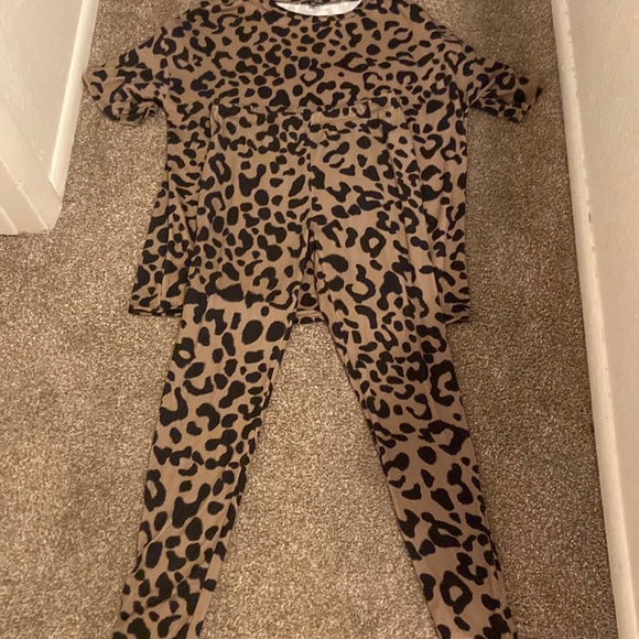 Leopard set - Picture 1 of 2